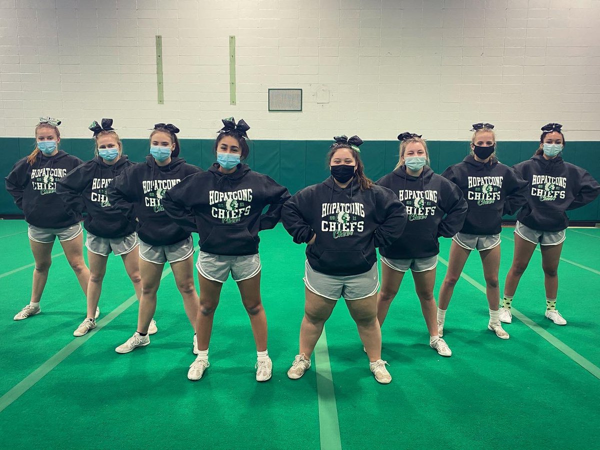hhschiefscheer's tweet photo. Thank you Dezine Line for our awesome team sweatshirts!! We love them💚🖤🤍 #chiefnation #shoplocal https://t.co/PKjT2rBK5K