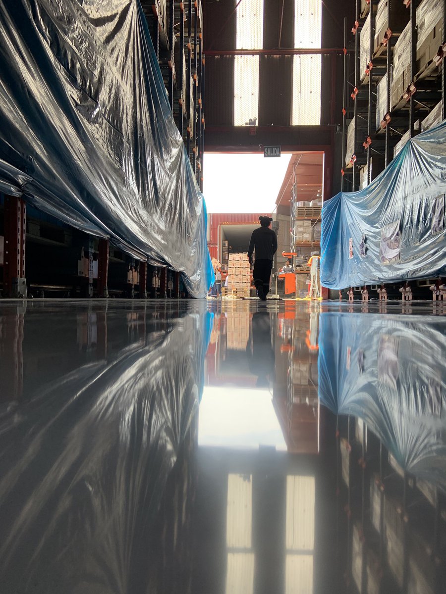 La garantía de nuestros productos van de la mano con una correcta colocación teniendo los estándares de calidad, seguridad y medioambientales certificados #pisosindustriales #resinas #iso9001 #iso14001 #ohsas18001 #allinone