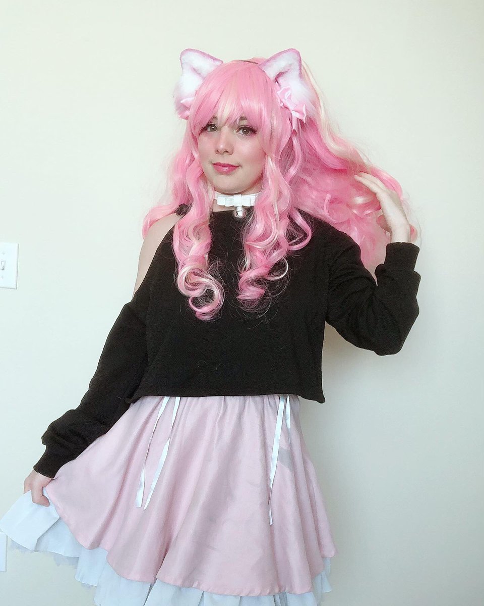 I show up to our date wearing this. Do you want to go on a second date? 

Ears by @ bunzy_ears

#nekogirl #catgirl #animecatgirl #kawaii #kawaiigirl #kawaiiaesthetic #kawaiifashion #kawaiimakeup