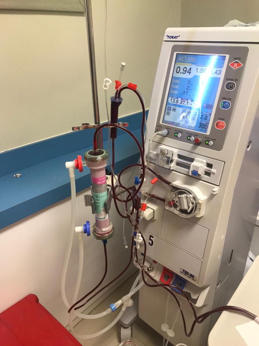 SNSRDO's tweet photo. ¡No paramos! 
El SNS continúa la supervisión en los centros de salud, con el objetivo de seguir fortaleciendo los servicios  de la Red Pública, en esta ocasión verificamos el funcionamiento de las áreas de Hemodiálisis y Nutrición del Hospital Ángel Contreras, Monte Plata.
#SNSRD https://t.co/jcn5FHpRNc