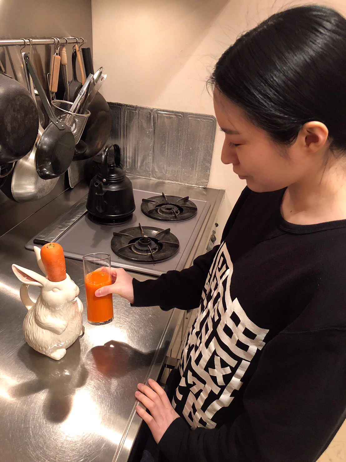 最近お酒を控えている妻だけど、ソフトドリンクの飲み方が狂ってきてる。