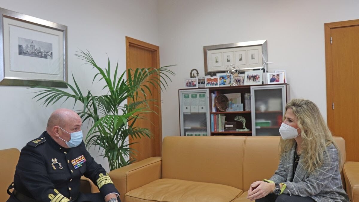 PlataformaMill1's tweet photo. Antonio Planells, #Comandante General de Infantería de Marina, pasa a la reserva el 19 de Marzo. La #Delegada del Gobierno Andaluz Ana Mestre se despide de "manera oficial"del #COMGEIM. Le deseamos BUENA SUERTE y GRACIAS por los Años de Servicio a España  https://t.co/ig9C3fJdAs https://t.co/EtegaQ9h5F