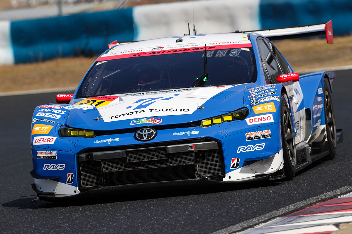 TOYOTA_GR's tweet image. ＼#SUPERGT 2021 GT300🚗💨／

GT300クラスのTOYOTA/LEXUS陣営から今回のテストに参加している6台を写真でご紹介します📸

#30 TOYOTA GR SPORT PRIUS PHV apr GT
永井宏明／織戸学

#31 TOYOTA GR SPORT PRIUS PHV apr GT
嵯峨宏紀／中山友貴

#PriusPHV

＜続く＞