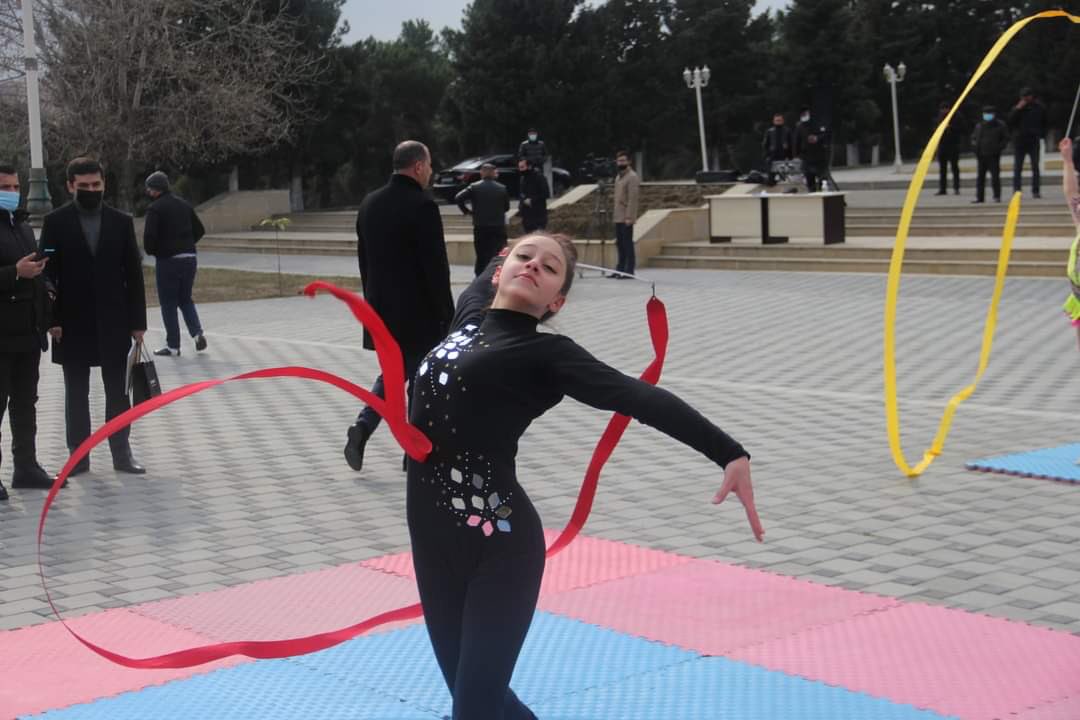 asv_Azerbaijan's tweet photo. Gəncə Şəhər İcra Hakimiyyətinin dəstəyi və Gəncə şəhər Gənclər və İdman Baş İdarəsinin təşkilatçılığı ilə şəhərdə “5 Mart - Bədən Tərbiyəsi və İdman Günü”nə həsr olunan tədbir gerçəkləşib @SnanSmdov1 

#Azerbaijansportsvolunteers #ASV https://t.co/KJDJyXwehb