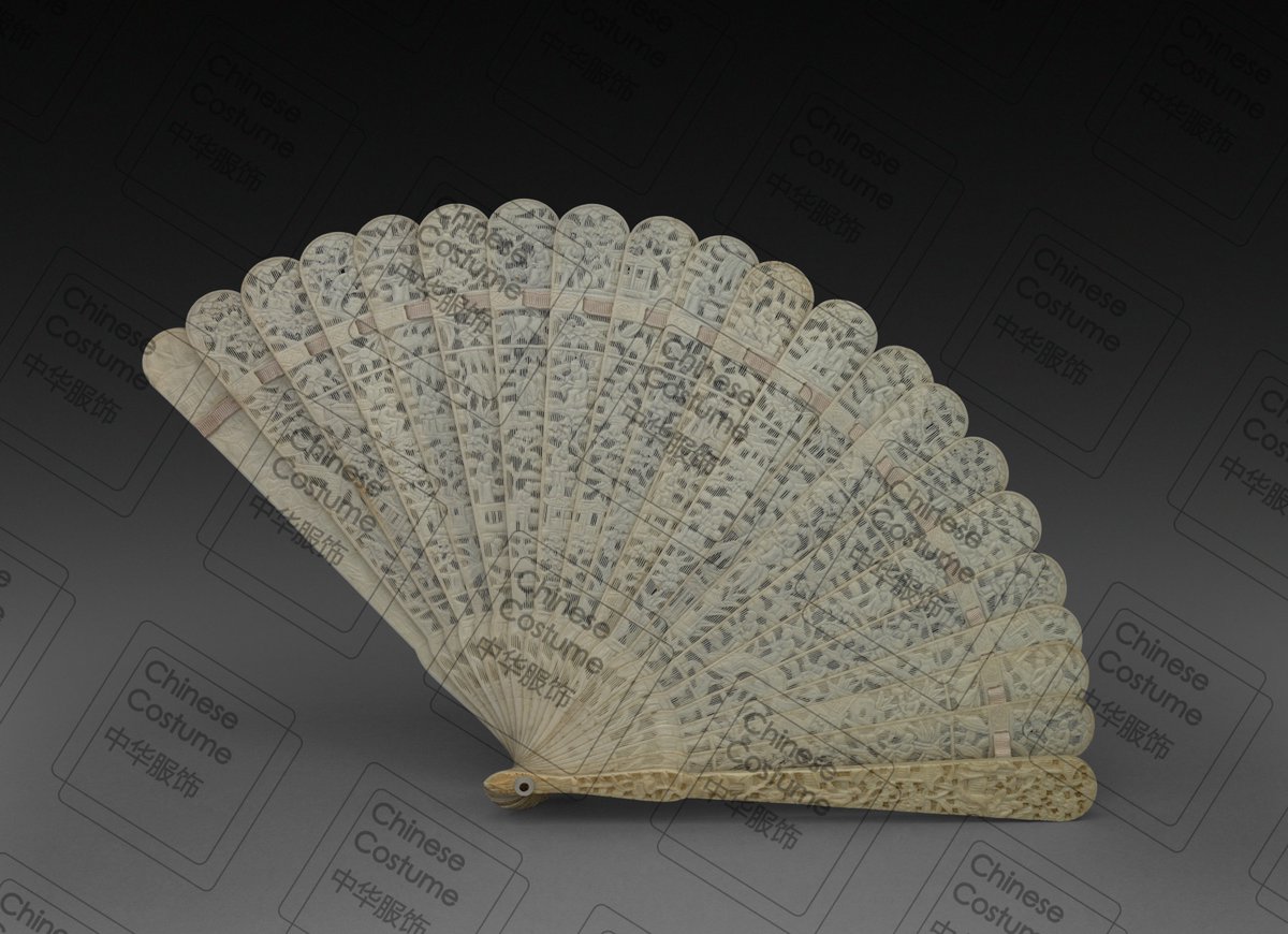清 象牙扇 Ivory fan 
Qing dynasty(1644-1911)
Cleveland Museum of Art 

#中华服饰
#汉服
#Chinese_hanfu_challenge 
#ChineseCostume
#ChineseArt
