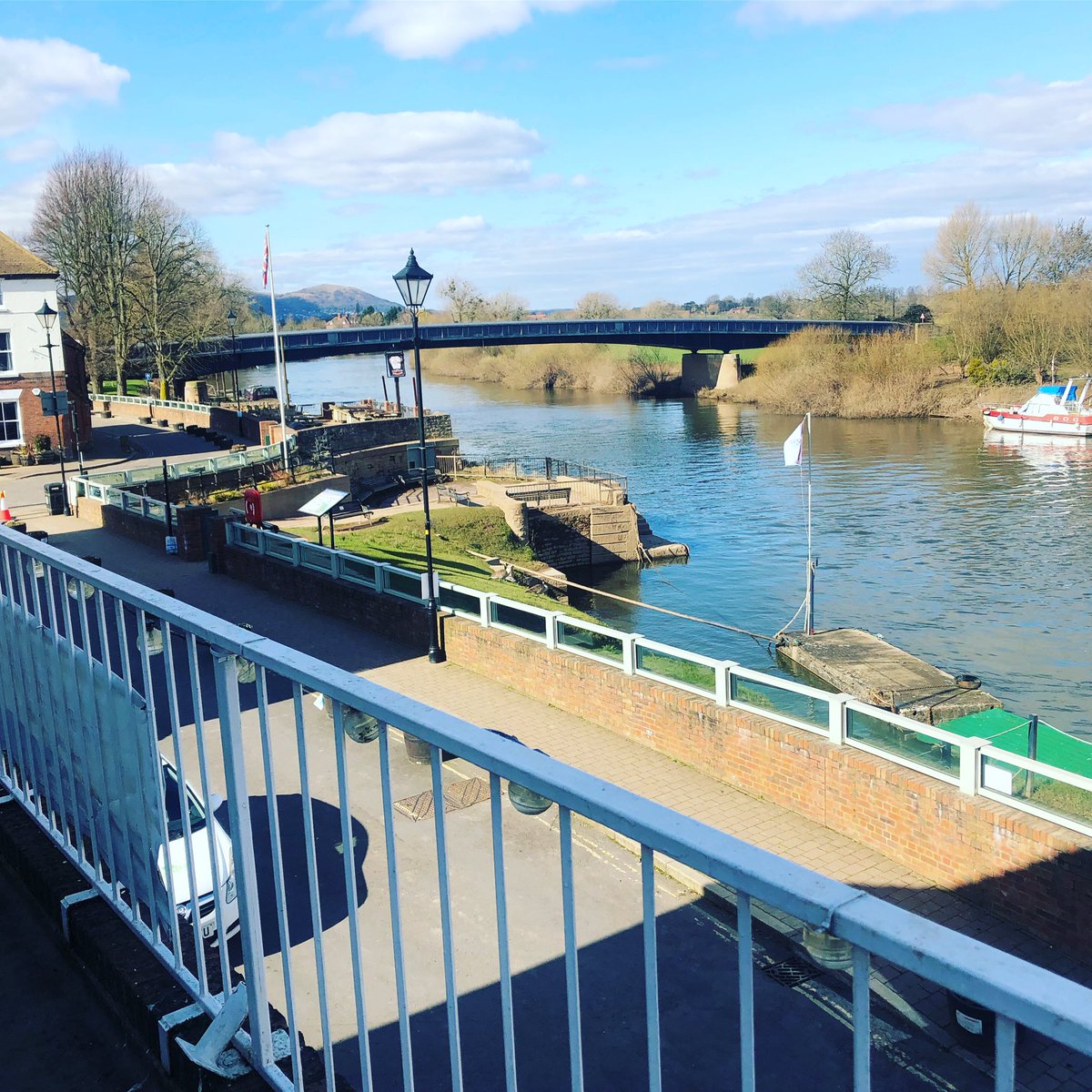 Preparing our outside seating area ready for re opening on 12 April ! #reopening #uptonuponsevern #uptonhour #april12 #WorcestershireHour #MalvernHillsHour