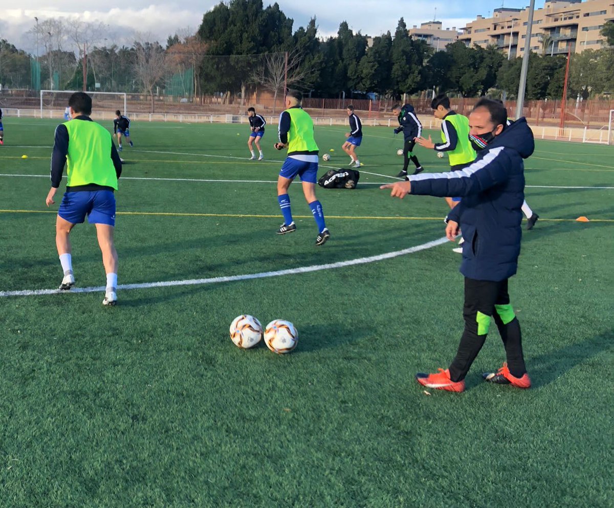 laeradelbronce's tweet photo. 649• Mariano Neira
Entrenador del Kelme 
@mariano_neira @KelmeCF https://t.co/JzlSgcsFFy