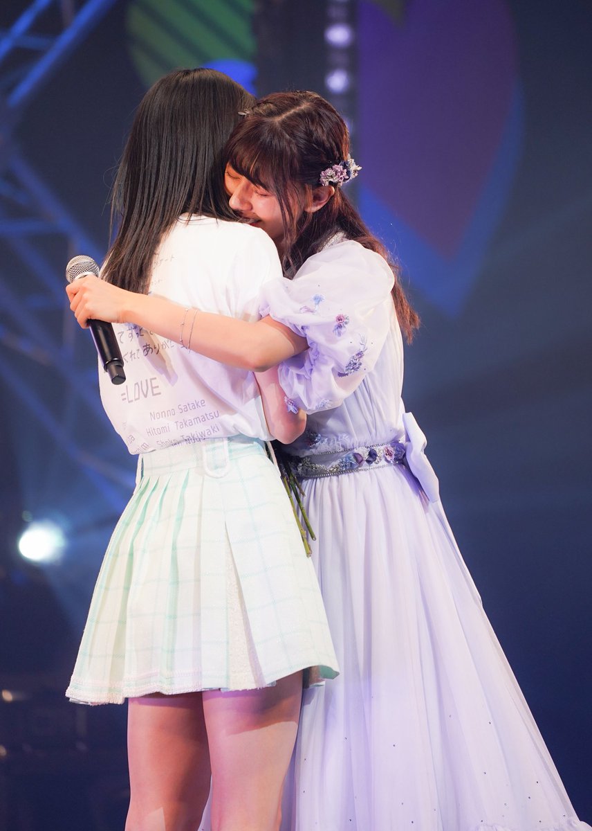 みんなが泣くのを我慢して歌っている姿にもらい泣きしかけました(我慢