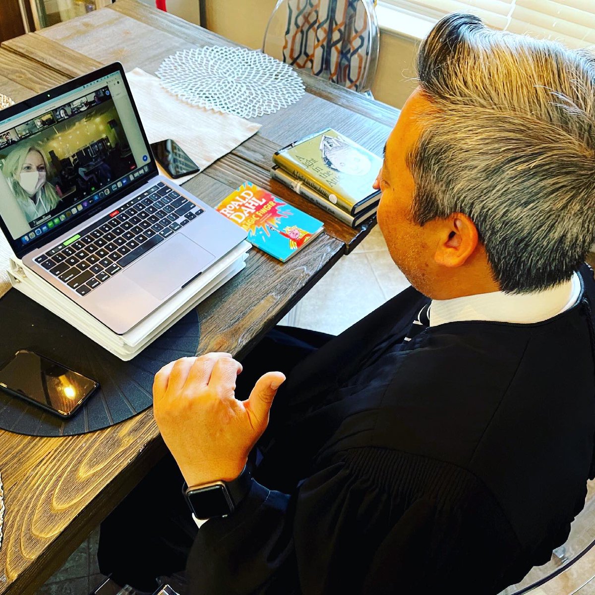 JudgeChrisLee's tweet image. It’s such a gift to be able to watch these kids grow up year after year. Thanks for having me and letting me be a part of this. #coralacademyofsciencelasvegas #readingweek #theygrowupsofast