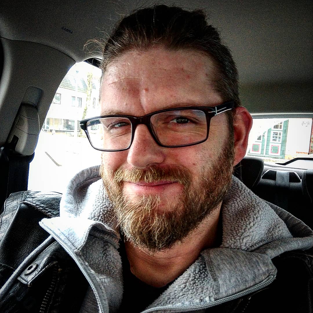 raghors's tweet photo. #Moin, Leude. - Ich hatte voll die innovative Idee. Ich wollte einen Vorher-/Nachher-Post machen. So, Von wegen #Frisör💈. Darum habe ich das jetzt auch mal gemacht! 🤘😁 #onrocken #gesundbleiben
#moingehtimmer
#isso #doppel_s_ein_wort #MoshPit #HoFFam #ESOFam https://t.co/vMQ2hbrYQD