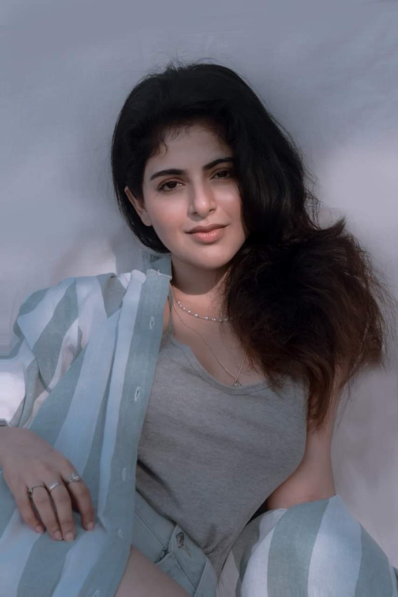 babuvetriveeran's tweet photo. ❤️ #IswaryaMenon looks classy as always in these new pictures.

Iswarya Menon  #UVCommunication❤️   #Vetrichannel https://t.co/KQV5uUaey1