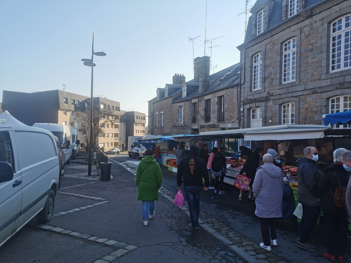 Sous un merveilleux soleil marché d'AVRANCHES quel plaisir d'échanger avec les concitoyens qui sont de plus en plus à l'écoute. 
Merci à la municipalité pour l'accueil républicain
#lanormandieavecnathaliegoulet
#lanormandiequivousprotege
#lanormandieavecnathaliegoulet