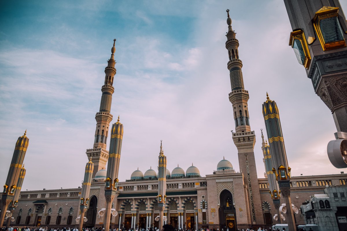 MercansHelp's tweet photo. The #Saudi government announced that all private sector employers with 4+ engineering positions must employ 1 Saudi national engineer per 4 expat engineers. Read: https://t.co/NlPYGp4xUf #KSA #Saudization #LRI #LocalCompliance #MercansGlobal #GlobalPayroll #PEO #HROutsourcing https://t.co/2bGBMT1fCW