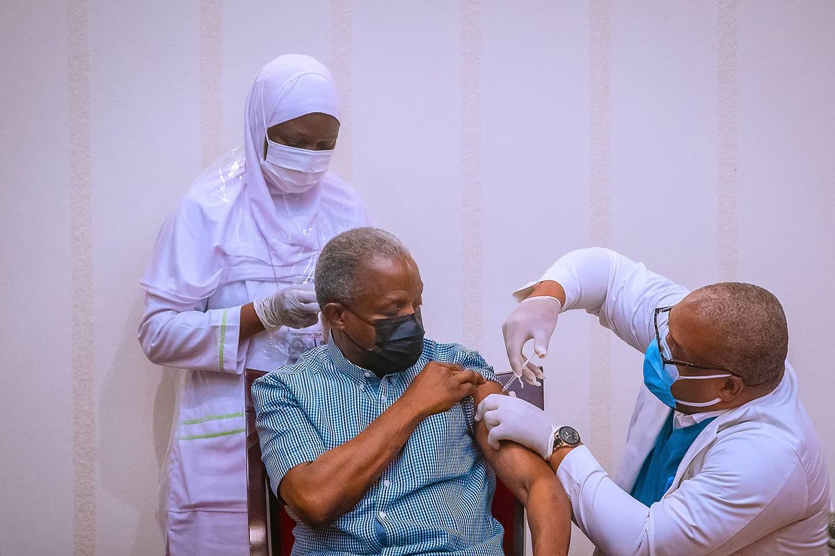President Buhari and Vice President Yemi Osinbajo SAN this morning received the COVID 19 Vaccine at The State House, Abuja. 6th March, 2021. Photos; Tolani Alli