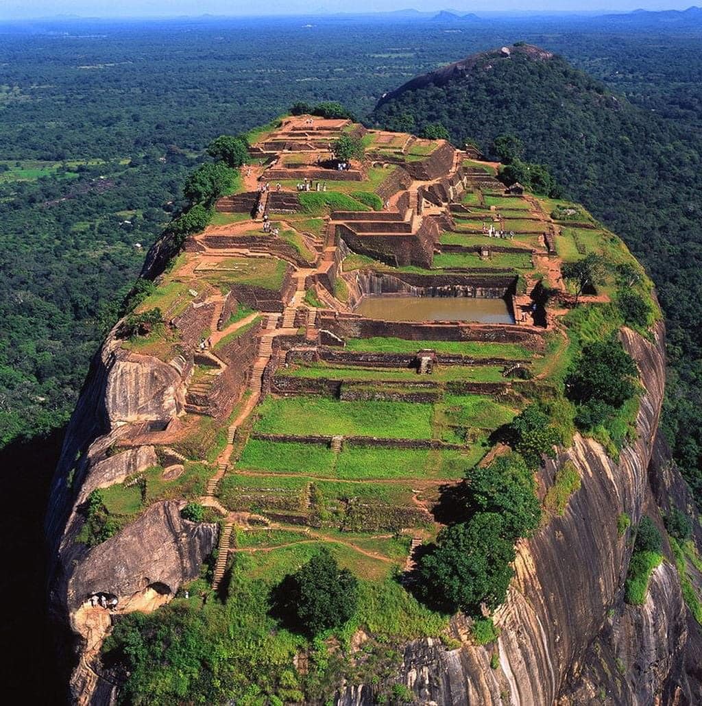 shinychauf's tweet photo. Sri Lanka #travel #Holiday #Megansmirror #History #Babaylon #Sigiriya #mirrorwall https://t.co/3QeN0udGah