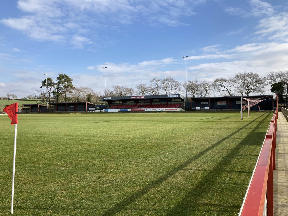 creweutdfc's tweet photo. What a great day for the first cut of the year at Crewe Park #twopitches #professionalgrass #crewepark https://t.co/NRfxVw37CZ