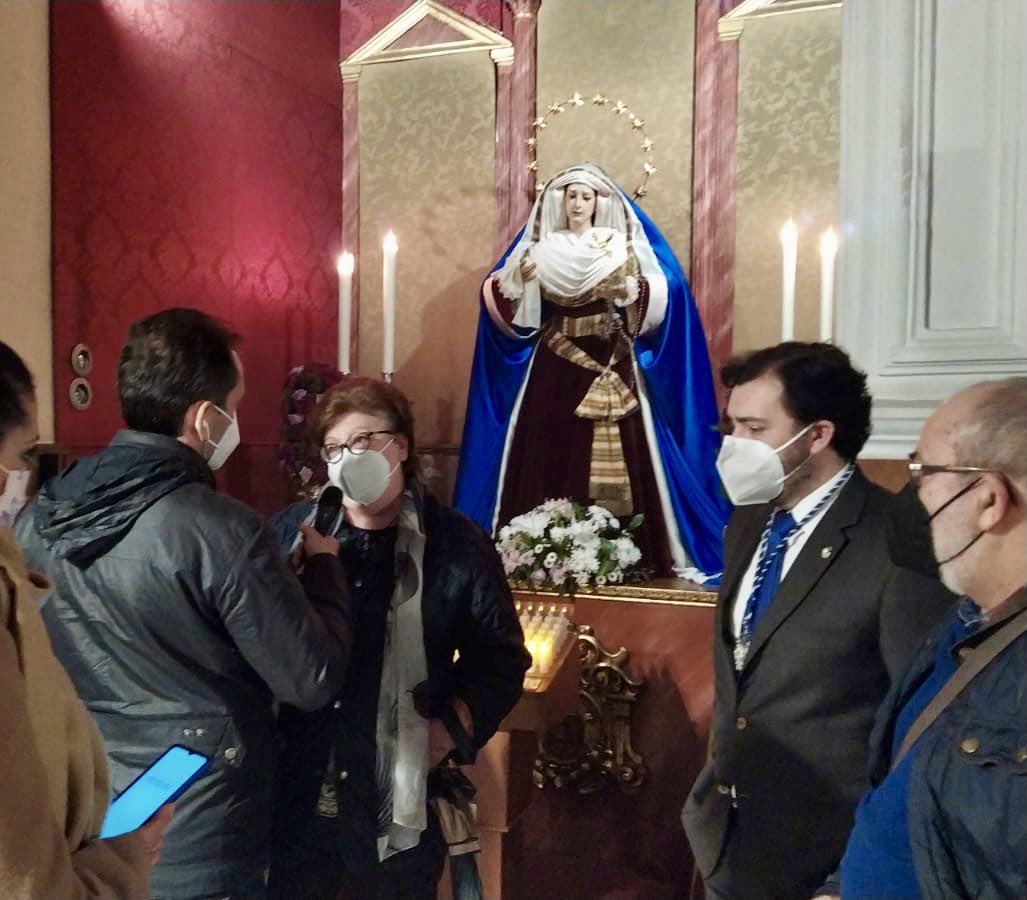 PrendimientoCor's tweet photo. Igualmente, nuestro Hermano Mayor acompañó a nuestra querida Pilar Expósito en la entrevista que @pasoapasocsr le hizo para honrar la memoria del recordado Francisco Castellón. https://t.co/1y374jR6Rp