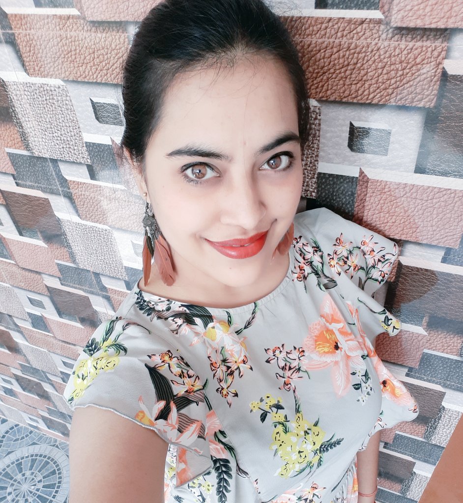 am_pixie's tweet photo. Kabhi indian kabhi thai lagdi #IndianNThai 
#Fly 
#ShehnShah
#ShehnaazGiIl https://t.co/uUFwaKMuZC