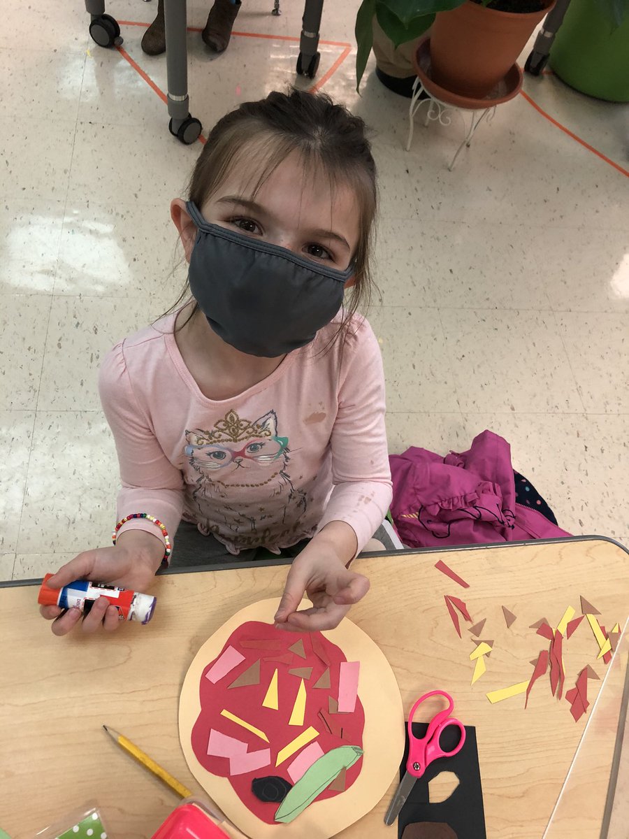 emannteaches's tweet photo. Our “pizza party” looked a little different this year but we still had tons of fun making our pizzas and showing “equal” and “unequal” parts of a whole #toppingsfordays #voiceandchoice #pizzapartyfractions #thatkinderlife https://t.co/rXk5fLFViS