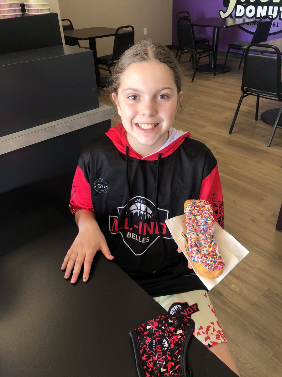 tiara_combs's tweet photo. Celebrating the first win of AAU season with @jacksdonuts @G3_All_Indy #IndyBelles #SprinklesAreForWinners 🏀🍩 https://t.co/OnSdPM8Iva