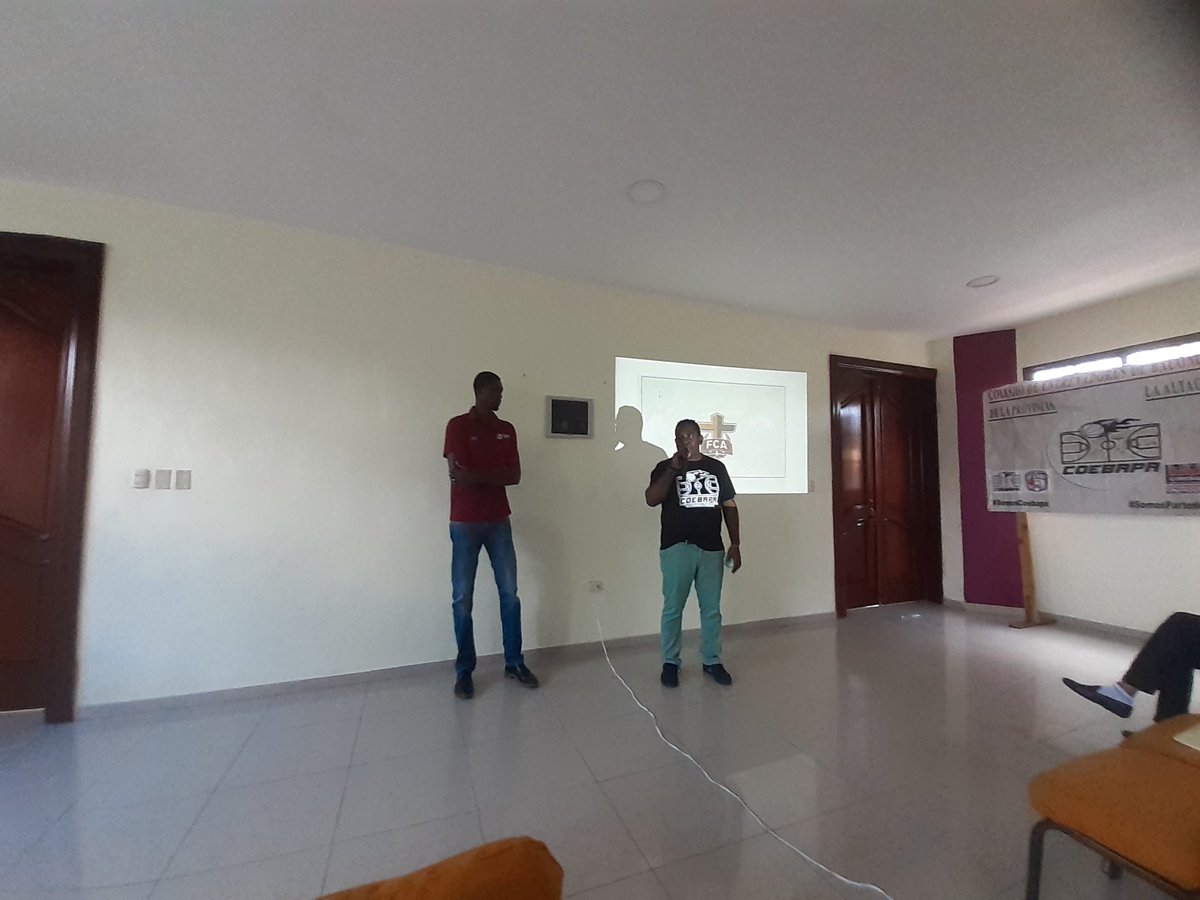 CoebapaE's tweet photo. *Curso Taller*
En estos momentos el Colegio de Entrenadores de Balonceto de La Provincia La Altagracia da inicio a su Taller a Traves de la Fundacion Internacional #FCA
#Abapa
#Coebapa
#Codebal
#Fedombal https://t.co/epHzy7Dyvp