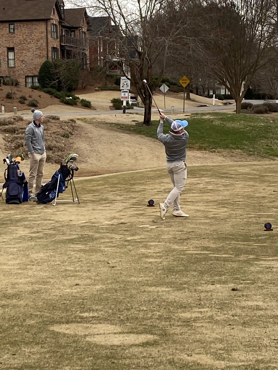 popehoundsgolf's tweet photo. 359 days and boys golf back at it. Chilly out but excited to begin the season. @PopeAthletics #DFYP #family #4theP #family #grinders https://t.co/rUHmRZVefw
