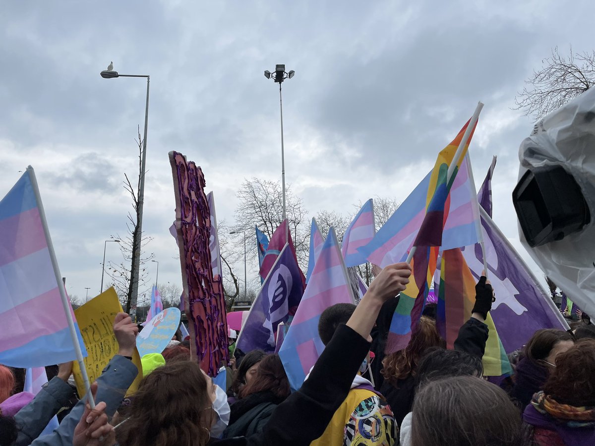 Tek tip değil, renk renk kadınlarız. 

#ÖzgürlüğümüzüKazanacağız 
#Yaşasın8Mart #YaşasınFeministMücadelemiz