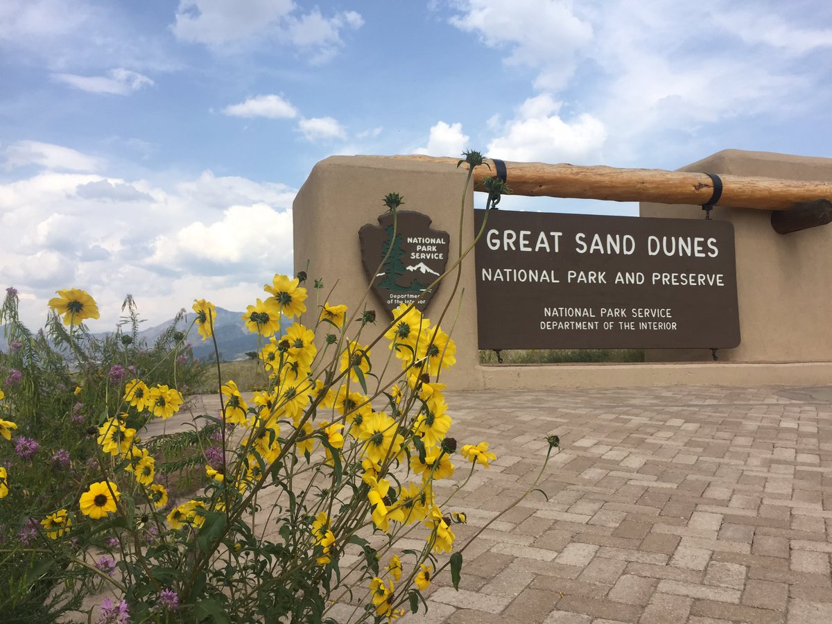 SallieClark's tweet photo. It's called the "Great" Sand Dunes for a reason. #WhyILoveColorado @NatlParkService @Colorado @visitalamosa https://t.co/ljE1ptvYcr