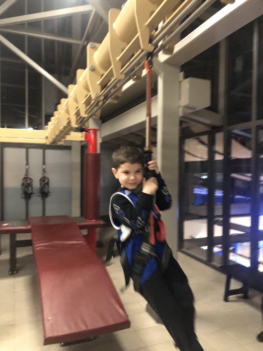 jrd_vb's tweet photo. Fun at Union Station for the youngest!! https://t.co/dlsdTIJDS0