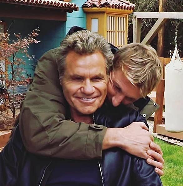   | E hoje também é o aniversário do Martin Kove, o sensei Kreese. Happy birthday Martin!    