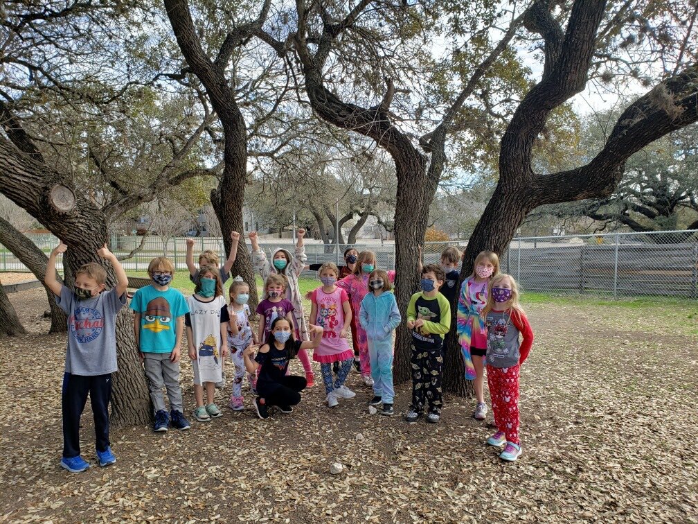 Paschal_Library's tweet photo. #ReadAcrossAmericaWeek ended with Reading is a Dream and jammies! Thank you for a great week! #PaschalReads @PaschalPatriots https://t.co/JEuEm9ZM18