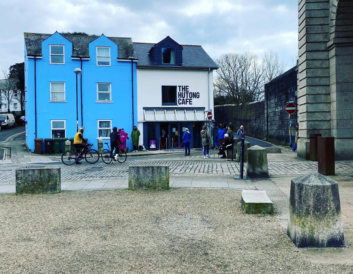 KatyStevenson_'s tweet photo. took me ages to get round to this but the @thehutongcafe bagels did not disappoint. And the walk wasn’t too shabby either. @britainsocean #swisbest https://t.co/RdsZAkRBlA