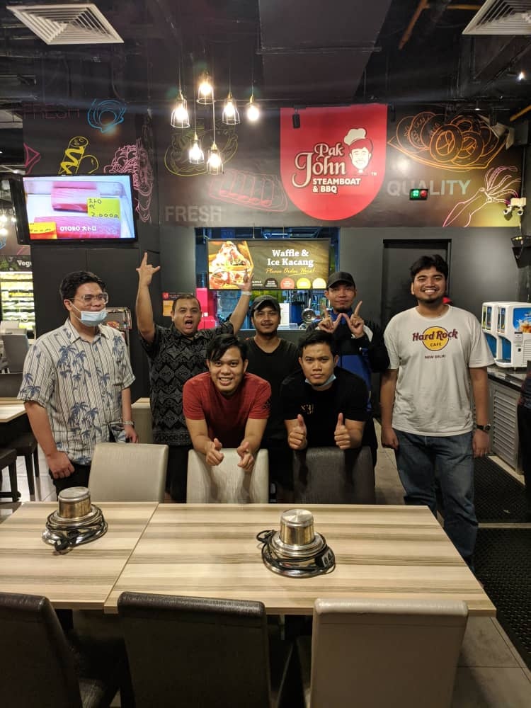 malikspurs's tweet image. May this memories stay forever #PakJohn #ecurve