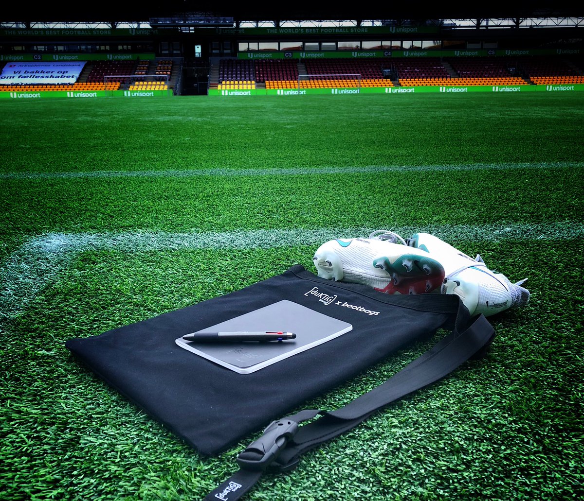 💥GIVEAWAY💥

We’re giving away:
👟A Duktig Brand <a href="/BootBags/">Boot Bags</a> 
📓A Standard 
🖊A 4-Color Pen
⚽️A Duktig Brand Cone Strap

To Enter:
1️⃣ Follow us
2️⃣ RT this Tweet

We will pick 3️⃣ winners! 

Giveaway ends tonight (3/6/21) at 11:59pm PT.