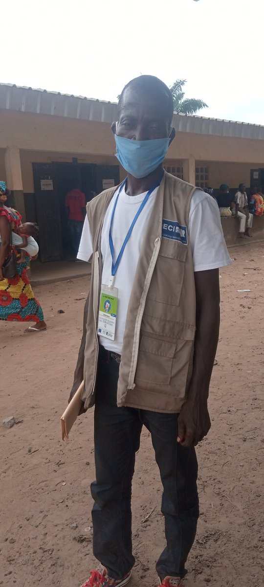 Sea_Pacom's tweet photo. J'ai noté la présence des observateurs de la @civelections dans le centre de vote du groupe scolaire Epp #Legislatives2021 #CIV225 #ObsCavally #toulepleu https://t.co/kBAKwe19rZ
