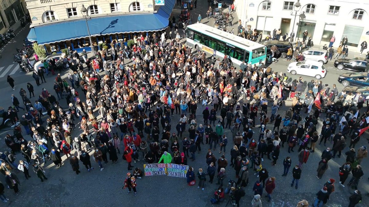 #OccupationOdeon 
AG devant l’Odéon