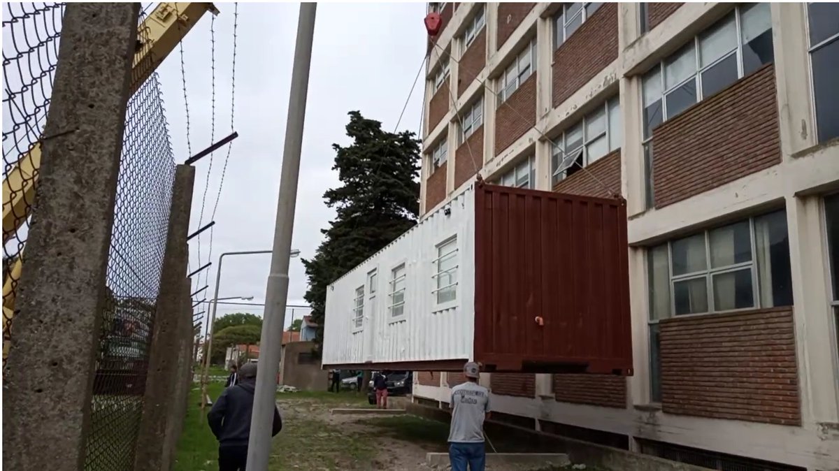1) Gestionamos con Fundación for Argentinian development y Jefatura Gabinete Bs As instalación de laboratorio de Seguridad Biológica para procesar hisopados de pooles de vigilancia epidemiológica COVID. Hoy se emplazó el gabinete de recepción de muestras en Fac. Cs Exactas y Nat.
