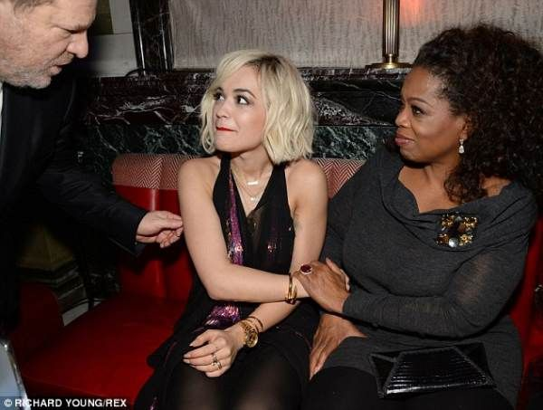 Reashelby1's tweet photo. Don't trust a viper who interviews based on telling "your truth" and not THE TRUTH. There is only ONE TRUTH.

#BoycottOprahMeghan 
#meghanmarkleisabully 
#meghanmarklelies
#Oprahwhathappenedtometoo https://t.co/DBNFJ7X5OA