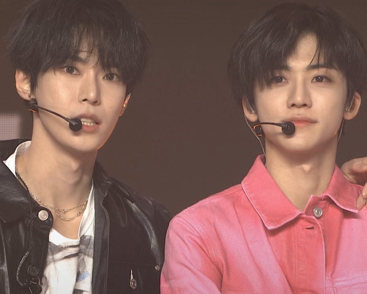 euntitzen's tweet image. ดูสิ นี่ยอดพีระมิดล่ะ