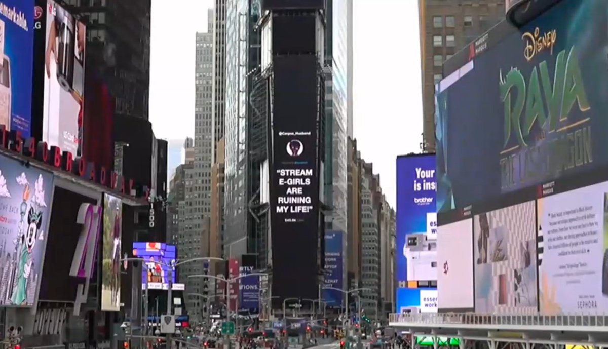 nyze_corner's tweet photo. LET'S GO BOISSSSSSS!!! Gosh, what a beautiful moment!
#CorpsetakesNYC
#EGirlsonBillboard
#1YearOfMissYOU #CorpseBillboard #ThankYouGymShark #ChaosforCorpse https://t.co/3LcprDNGUc