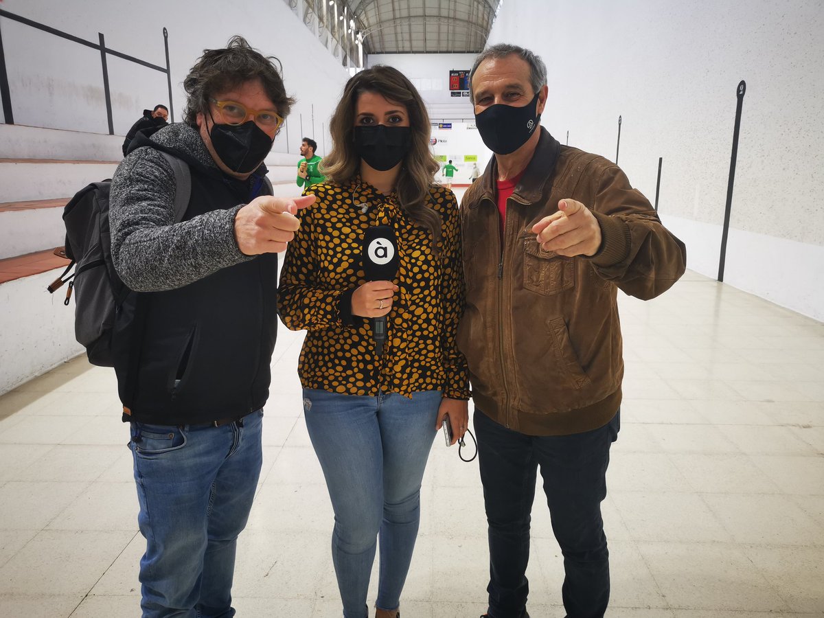 Preparats per a la retransmissió de la tornada de la Lliga Bankia de raspall a <a href="/apunt_media/">À Punt</a>.
📌A les 17:35.

Amb <a href="/mcmontesb/">Mari Carmen Montes Benlloch</a> a les entrevistes, @Fredi07192859 als comentaris, jo a la narració i tot l'equip de @vadeboapunt.
Podeu comentar a #PilotaÀpunt