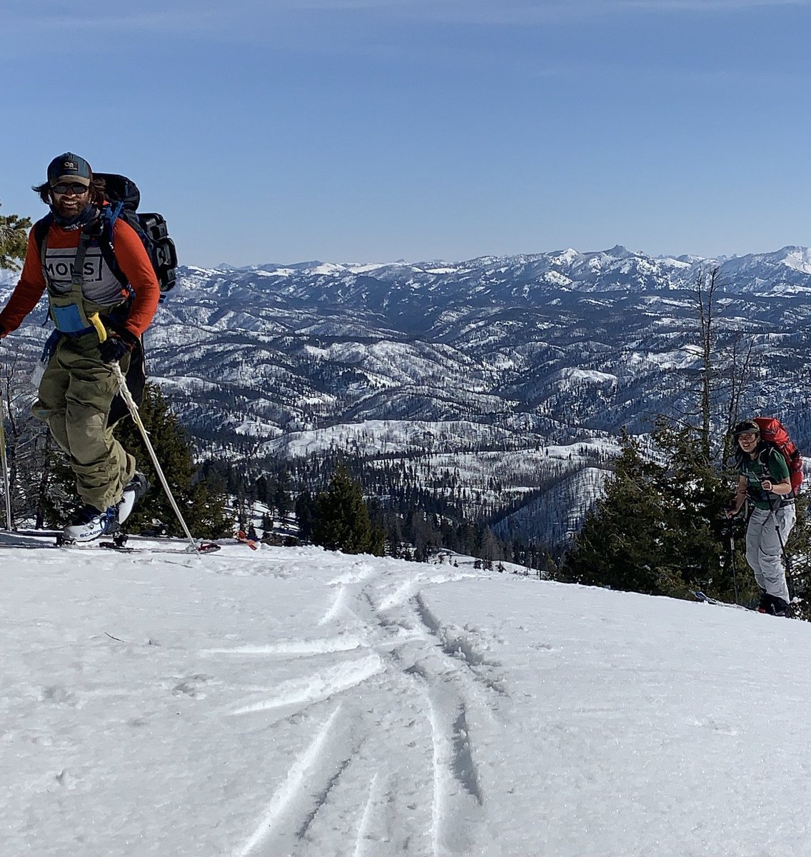snowradar's tweet photo. Another awesome #fieldday with this fantastic #SnowPhysics class. Density, temp, stratigraphy, LWC, SWE coring, NIR, SMP, stability tests. @boisestateuniversity @NASAExpeditions #SnowEx2021 https://t.co/eW19AbRV0L
