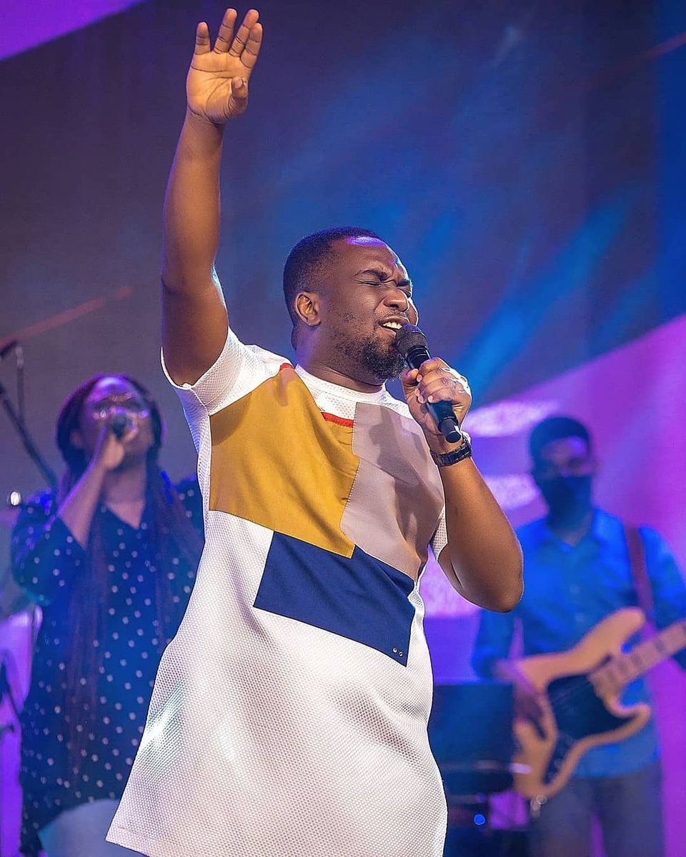 julliejaykanz's tweet photo. Photos from @MOGmusic_ #newwineconcert
Ministration by @jmettle
#gospelbloggers #GOAT https://t.co/LSnimMegNZ