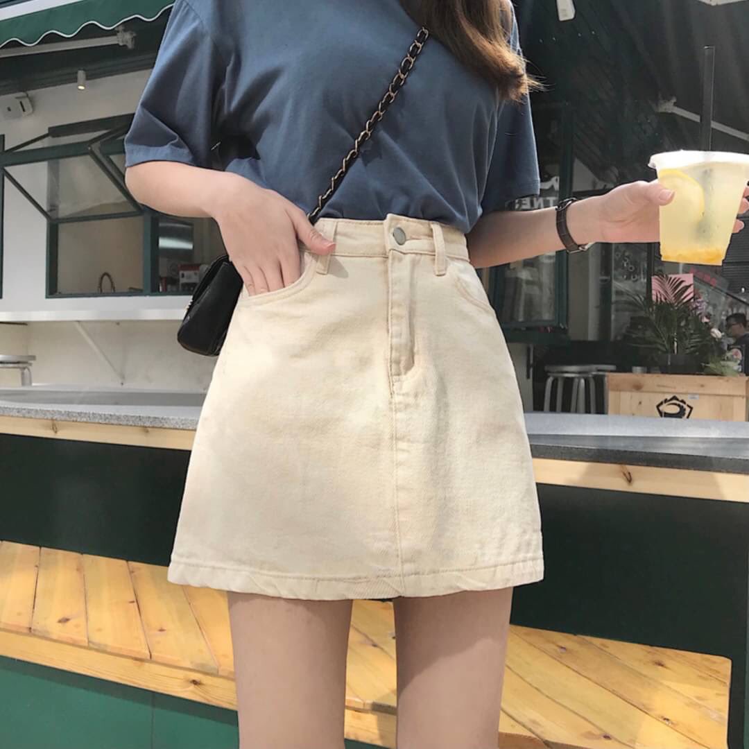 therosejshop's tweet photo. รหัสสินค้า #K78
❤️ ราคา 250 บาท
กระโปรงยีนส์สั้น แบบสาวเกาหลี ทรงสวย ผ้ายีนส์ไม่หนาไม่บางเกินไป ใส่สบายไม่อึดอัดค่า
Color : ครีม ดำ
#MewSuppasit #Dek64
#พิมรี่พาย https://t.co/R7bNK44xxY