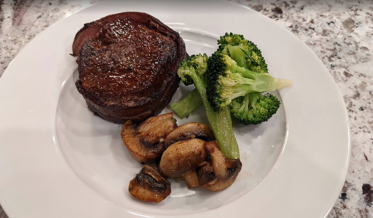 DeakinSound's tweet image. Shrimp ceviche followed by bacon-wrapped filet-mignon.