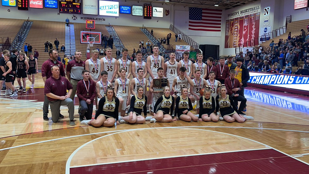 KELOSweeter's tweet photo. Your 2021 class ‘B’ State Champions! @BasketballSmet https://t.co/E2emKRYSX0