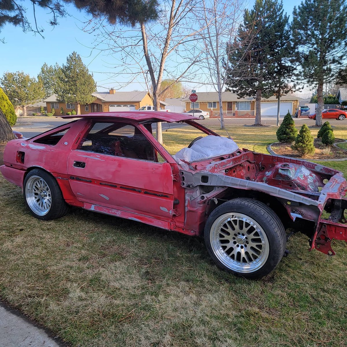 UntamedOctane's tweet photo. The Untamed Octane race team has been hard at work getting the Supra drift car ready for the racing season!
#beuntamed #untamedoctane #supra #driftcar #untamedoctaneracing #2jz #turbo https://t.co/mJn86urg3a