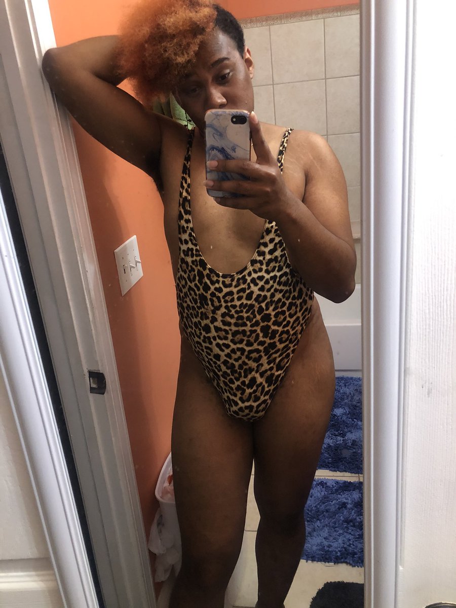 KweenTastix's tweet photo. I may be crazy for posting this but I'm realizing what I lack the most within myself are nerves. I need to build confidence. This is the first time I'm posting something more Sexier. #Gay #Body #confidence #breakyourfears #bewhoyouare https://t.co/QRbRsuXXPL