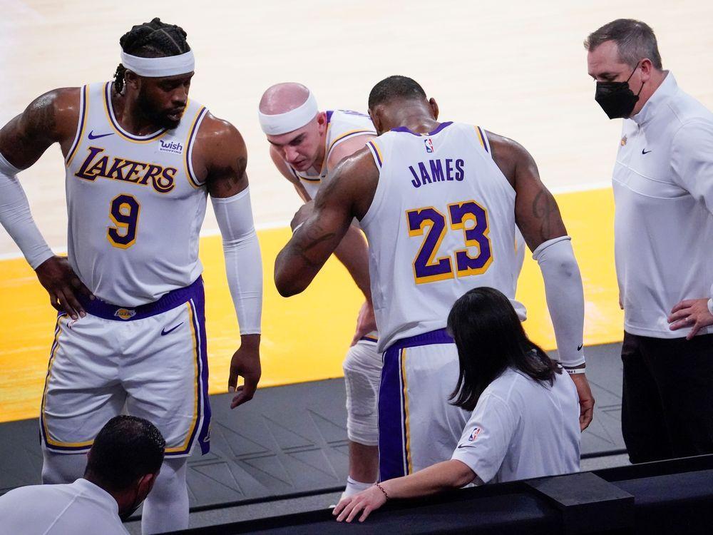 Lakers LeBron James to miss time with ankle injury