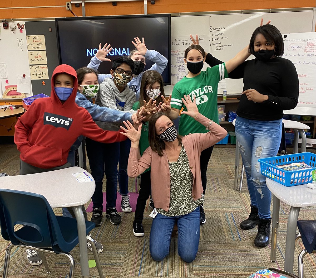 ljswabb's tweet photo. @DJohnson3WH @WilsonHillElem These friends are equally excited!!! https://t.co/uSIQ9uGaBN